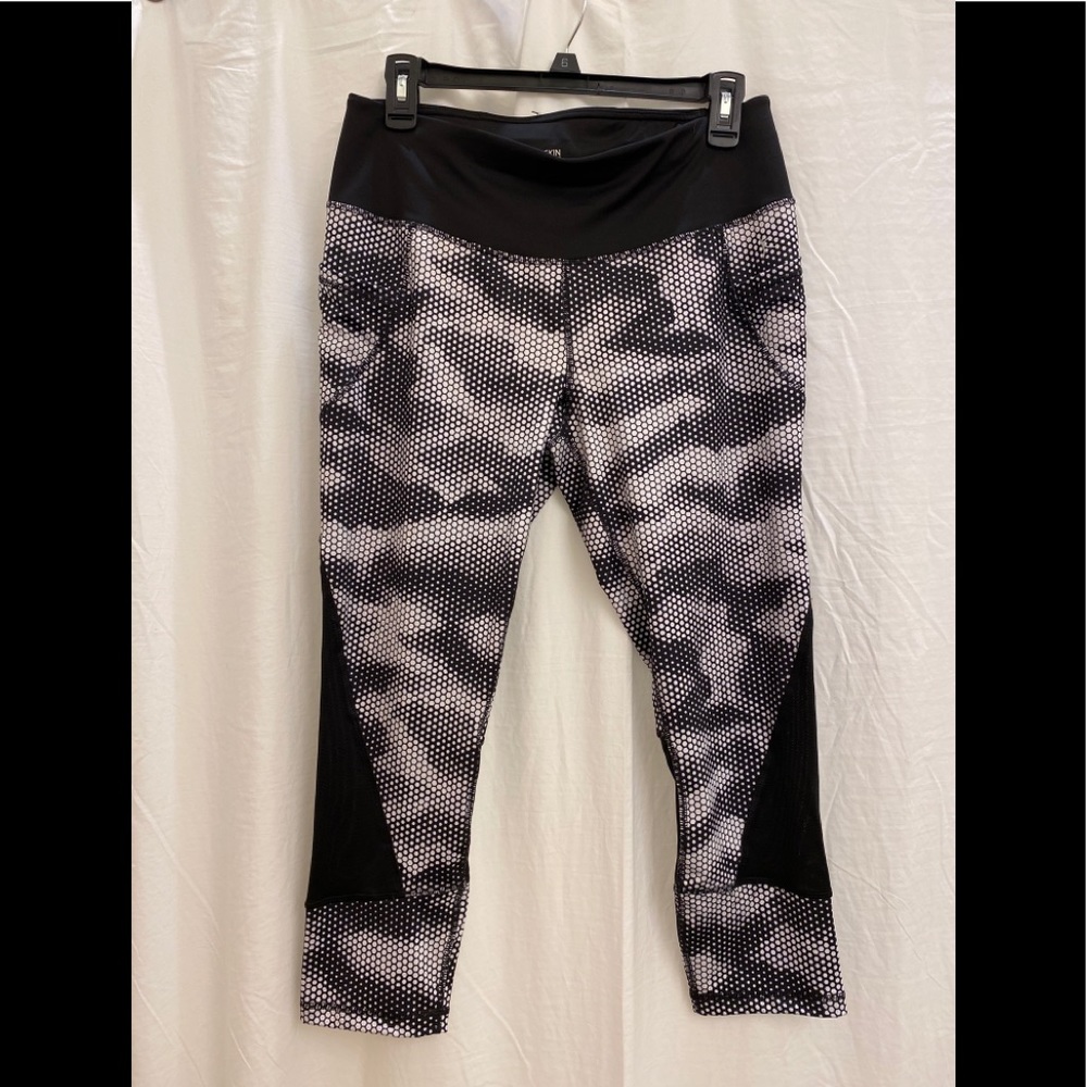 Workout capris with pockets